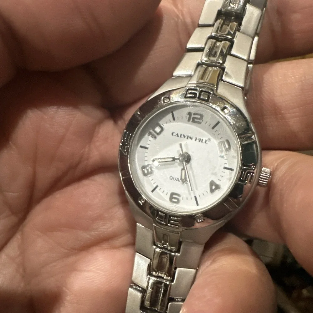 Working Calvin Hill Women's Silver Quartz Analog Watch 27mm Fit 8in -New Battery